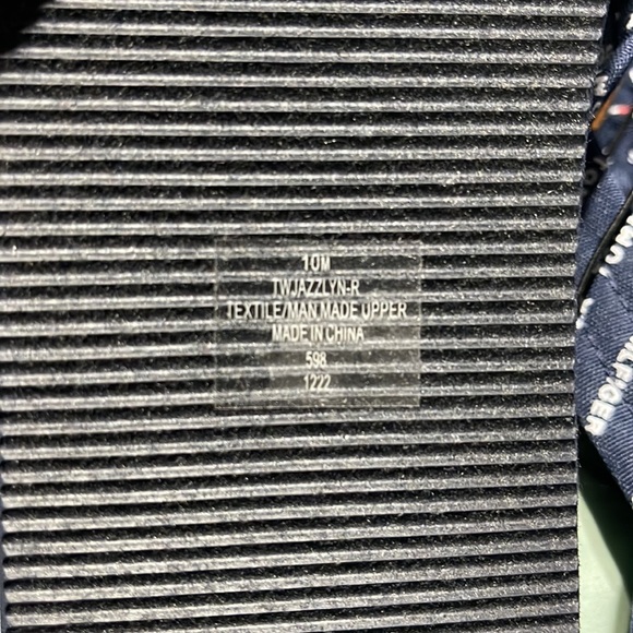 TOMMY HILFIGER SANDALS - Picture 3 of 4